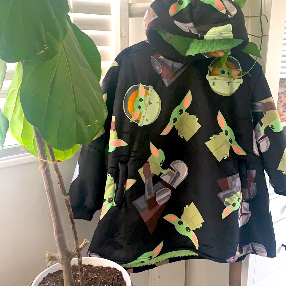Kids oversized Yoda Snuggie